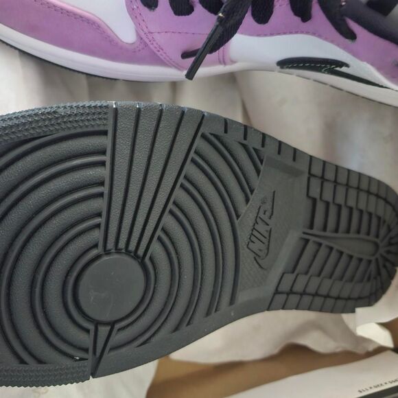 Jordan New HTF Air Jordan 1 Low SE size Jordan 10.5 - Picture 2 of 3